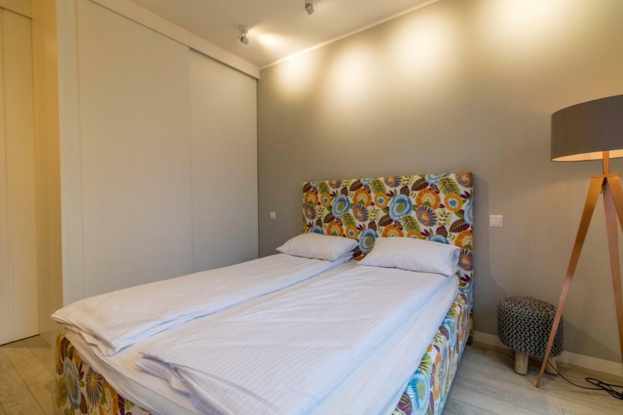 Nadmorski Dwor Wood Apartment 格但斯克 外观 照片